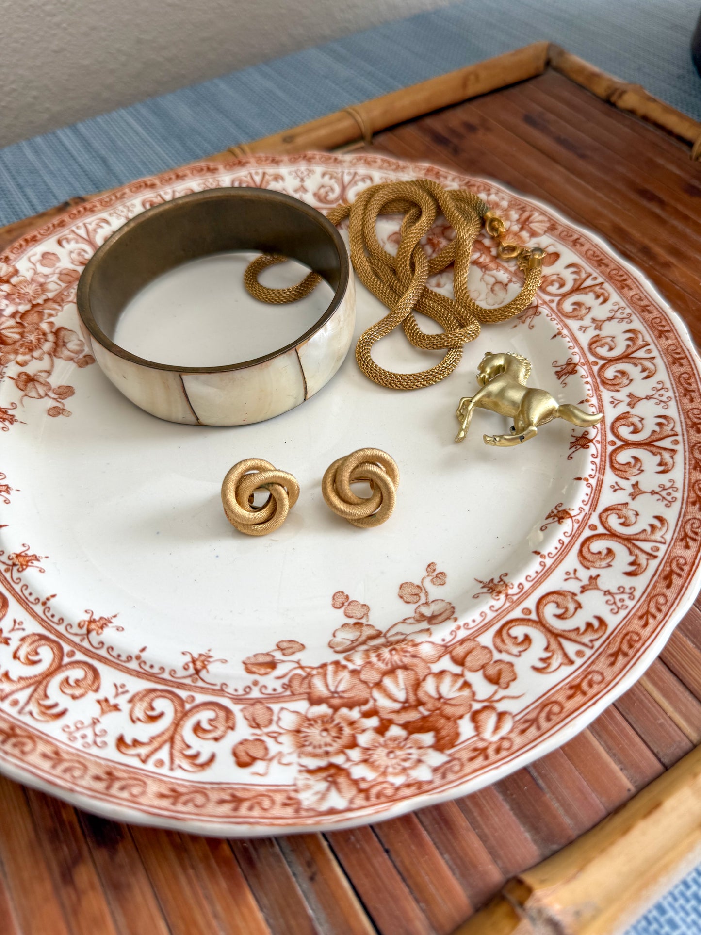 Vintage gold knot clip on earrings