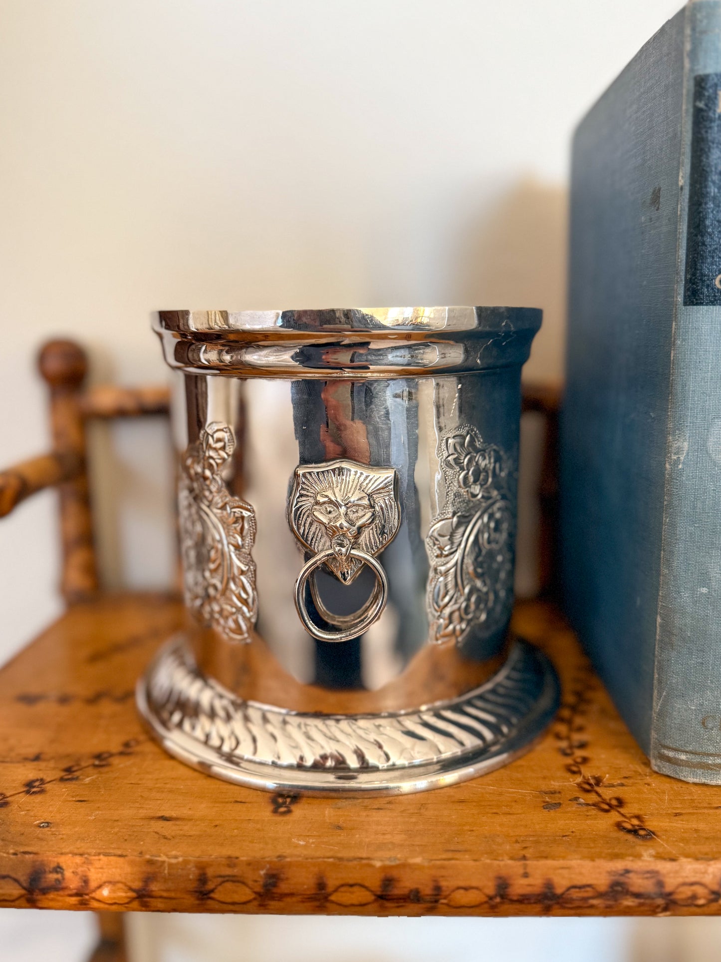 Lions head silver plate vessel