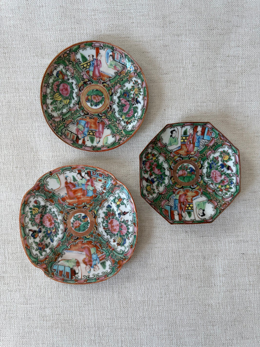 Antique Rose Medallion plate set
