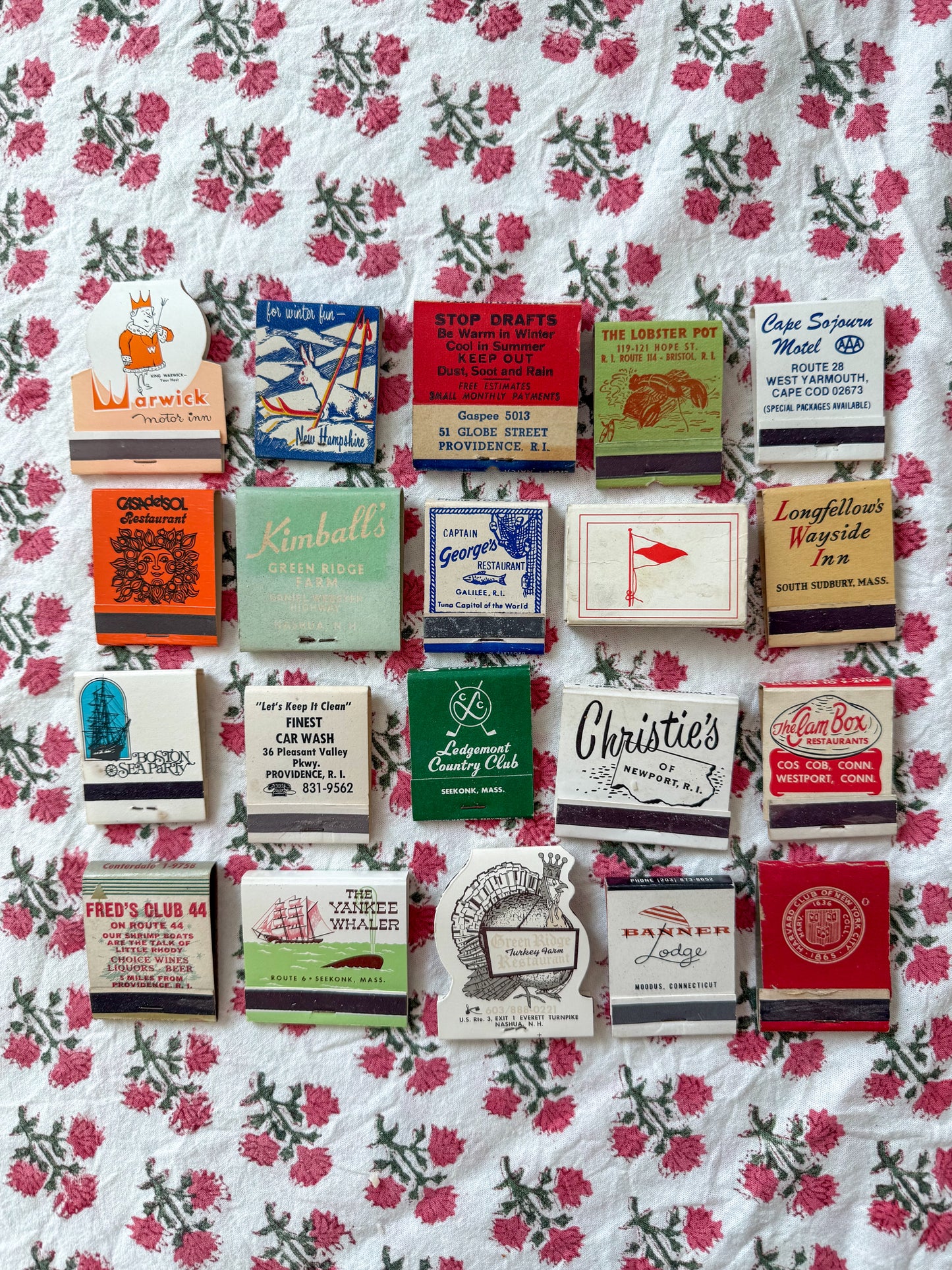 Set of 20 vintage New England matchbooks